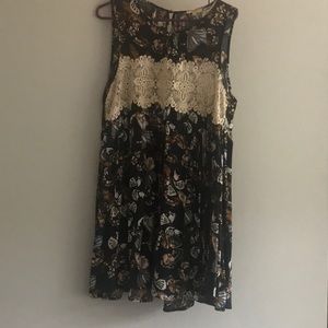 Butterfly cream lace top